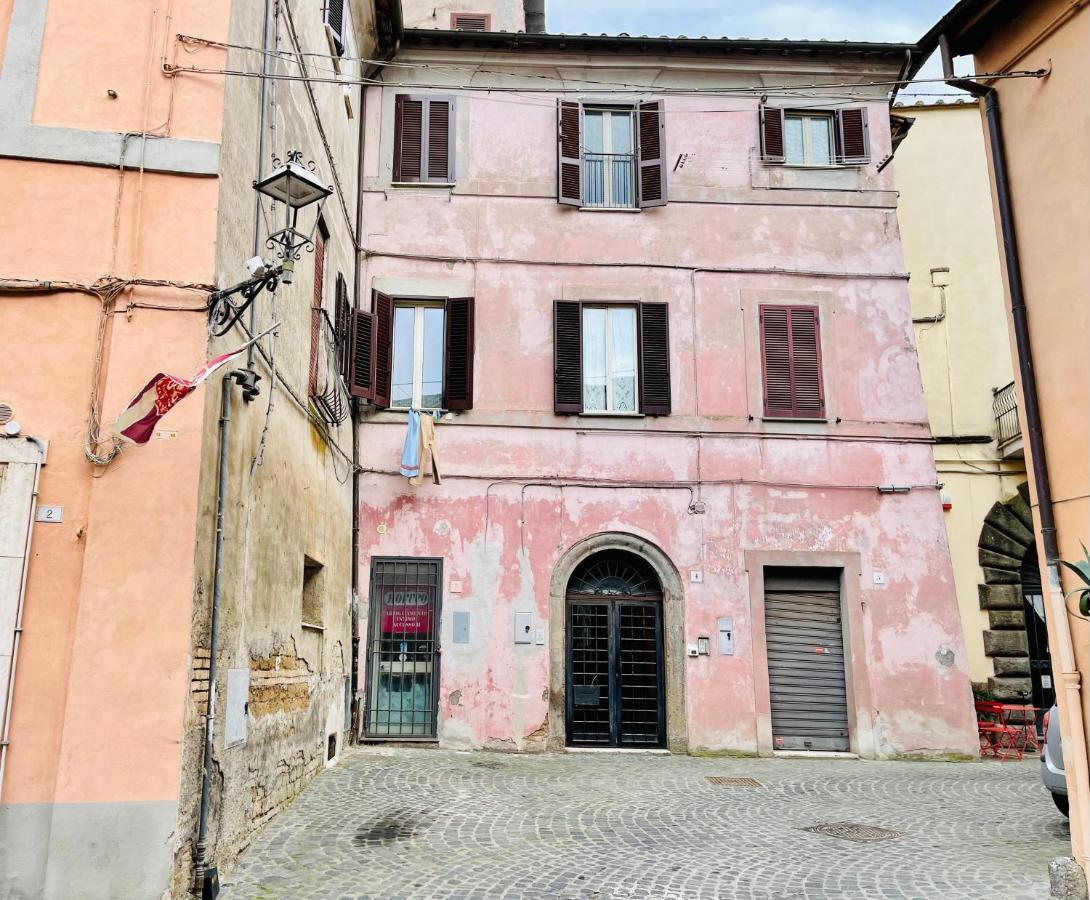 Nepi - Appartamento Centro Storico Duomo Buitenkant foto